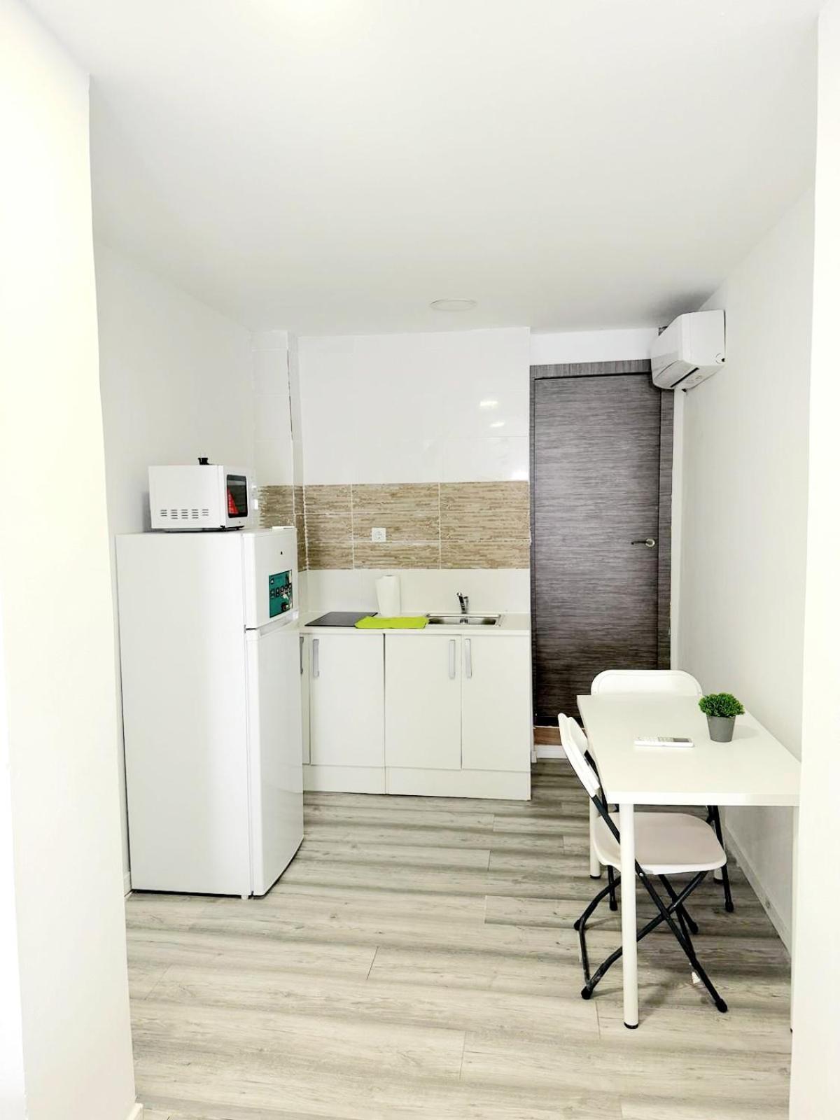 Apartamentos Aeropuerto Valencia Manises Kültér fotó